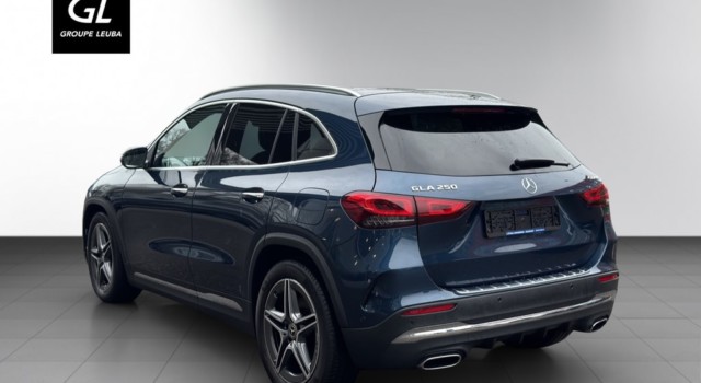 MERCEDES-BENZ GLA 250 AMG Line 4Matic