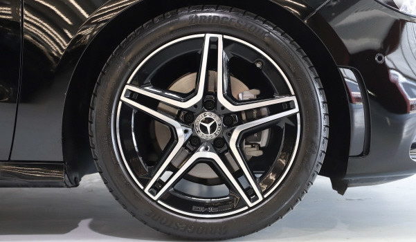 MERCEDES-BENZ B 200 4M AMG Line