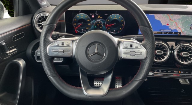 MERCEDES-BENZ A 200 AMG Line 7G-DCT