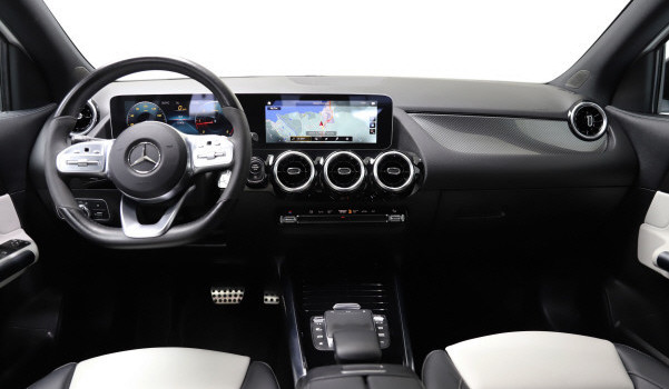 MERCEDES-BENZ GLA 220 d AMG Line 4Matic