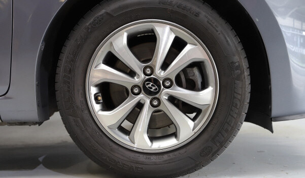 HYUNDAI i20 1.0 T-GDi Amplia