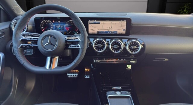 MERCEDES-BENZ A 200 Night Star 7G-DCT