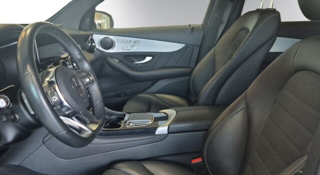 MERCEDES-BENZ GLC 300 e AMG Line 4Matic