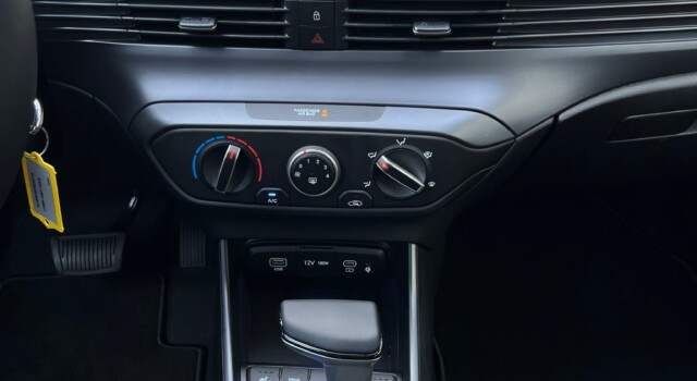 HYUNDAI i20 1.0 T-GDi Amplia DCT
