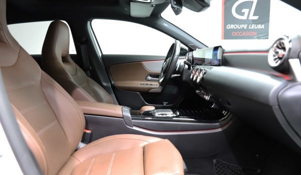 MERCEDES-BENZ A 250 AMG Line