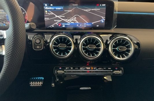 MERCEDES-BENZ A 200 Night Star 7G-DCT