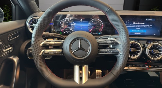 MERCEDES-BENZ A 200 Night Star 7G-DCT