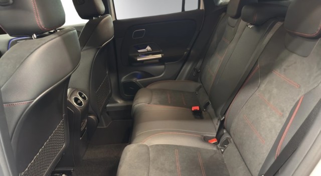 MERCEDES-BENZ GLA 220 d 4M Swiss Star