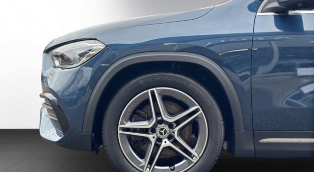 MERCEDES-BENZ GLA 250 AMG Line 4Matic