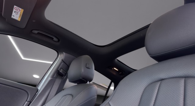 MERCEDES-BENZ GLA 200 Progressive 7G-DCT