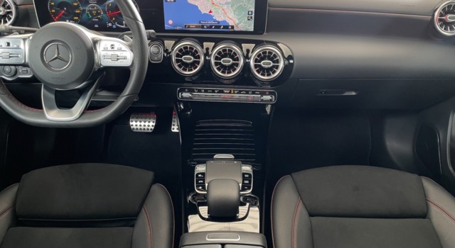 MERCEDES-BENZ A 200 AMG Line 7G-DCT