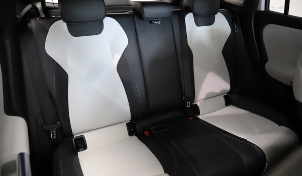 MERCEDES-BENZ GLA 220 d AMG Line 4Matic