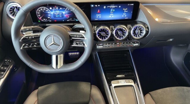 MERCEDES-BENZ GLA 220 4Matic 8G-DCT