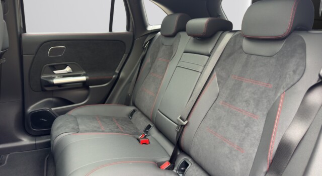 MERCEDES-BENZ EQA 350 66,5 kWh 4Matic Excellence