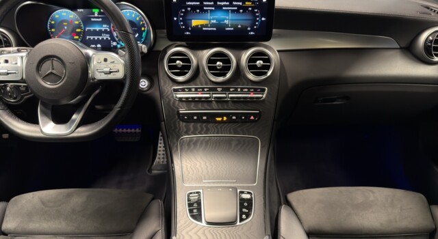 MERCEDES-BENZ GLC 300 e 4Matic 9G-Tronic