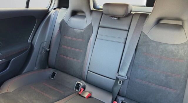 MERCEDES-BENZ A 200 Night Star 7G-DCT