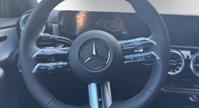 MERCEDES-BENZ A 200 Night Star 7G-DCT