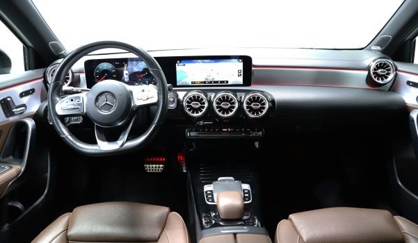 MERCEDES-BENZ A 250 AMG Line