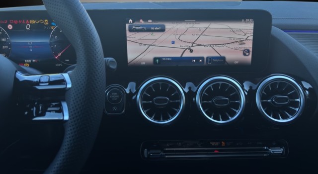MERCEDES-BENZ GLA 250 4Matic 8G-DCT