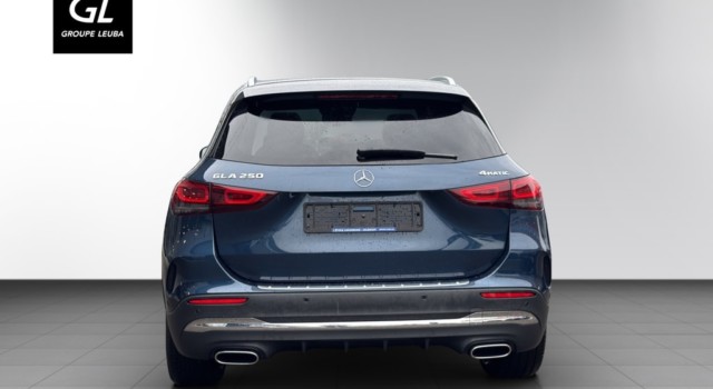 MERCEDES-BENZ GLA 250 AMG Line 4Matic