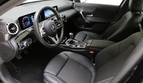 MERCEDES-BENZ A 200 Progressive