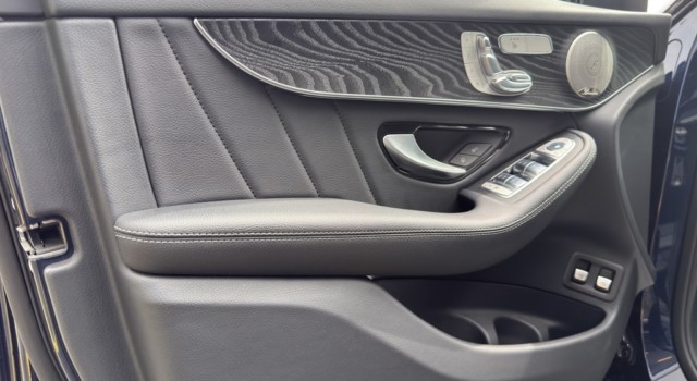 MERCEDES-BENZ GLC 300 e AMG Line 4Matic
