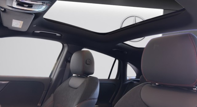 MERCEDES-BENZ GLA 250 4Matic 8G-DCT Swiss Star