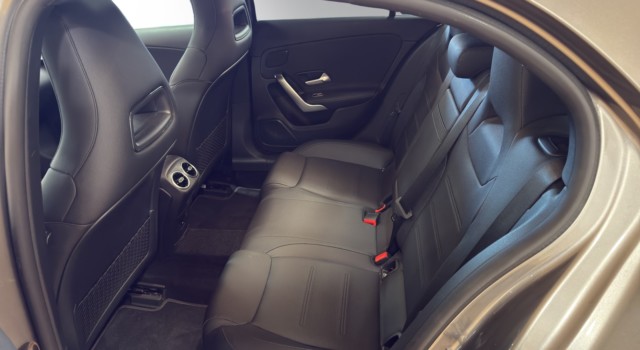 MERCEDES-BENZ A 180 Night Star AMG Line