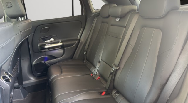MERCEDES-BENZ GLA 200 Progressive 7G-DCT