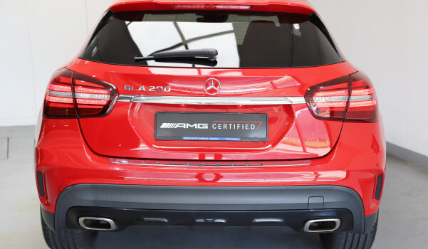 MERCEDES-BENZ GLA 200 AMG Line
