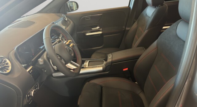 MERCEDES-BENZ GLA 220 4Matic 8G-DCT