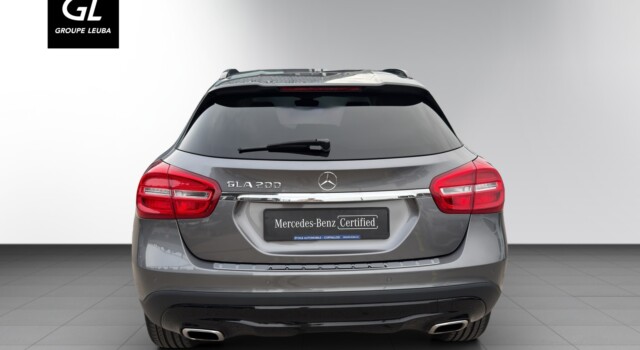 MERCEDES-BENZ GLA 200 Night Star 7G-DCT