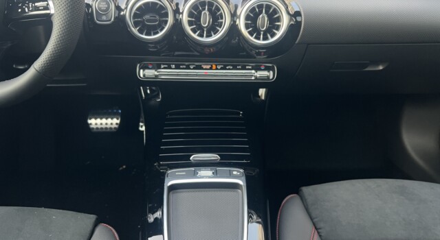 MERCEDES-BENZ A 250 4Matic 8G-DCT