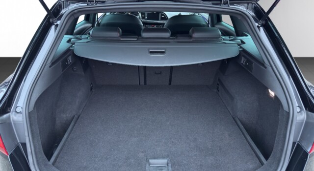 SEAT LEON ST 2.0 TDI FR 4D