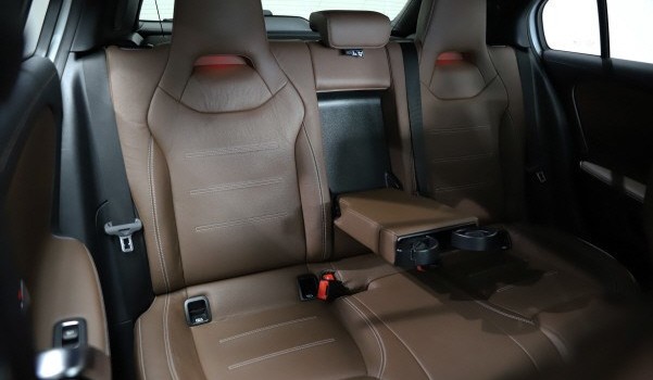MERCEDES-BENZ A 250 AMG Line