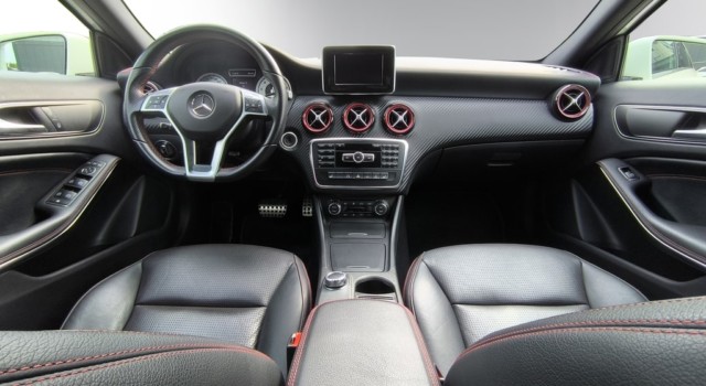 MERCEDES-BENZ A 250 Sport