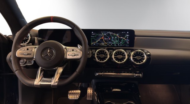 MERCEDES-BENZ CLA 35 AMG 4Matic