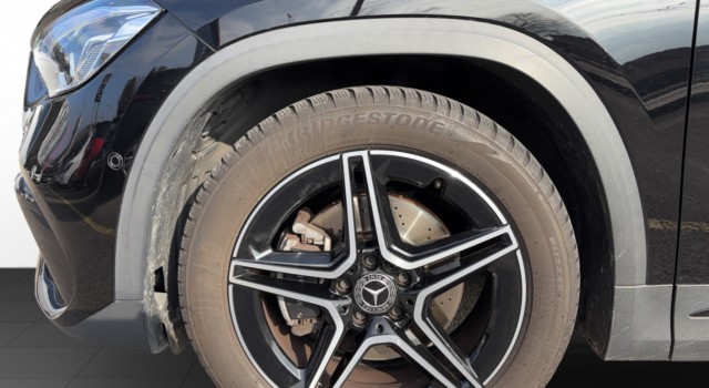 MERCEDES-BENZ GLA 200 AMG Line