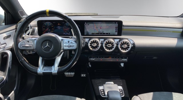 MERCEDES-BENZ A 250 AMG Line