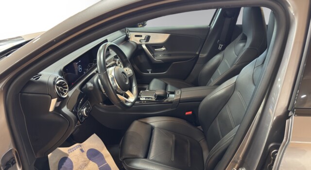 MERCEDES-BENZ A 220 AMG Line 7G-DCT 4Matic