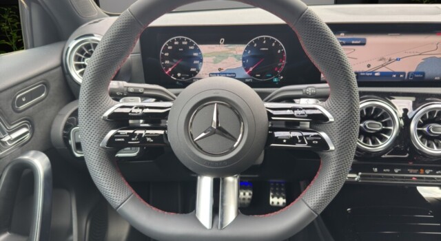 MERCEDES-BENZ A 200 Night Star 7G-DCT