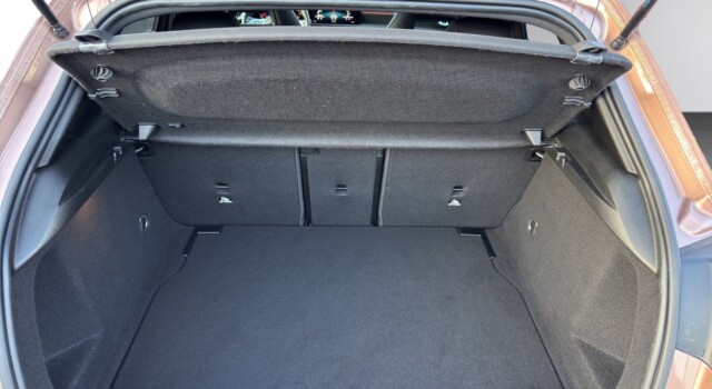 MERCEDES-BENZ A 200 AMG Line