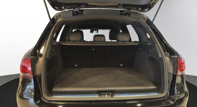 MERCEDES-BENZ GLC 300 e AMG Line 4Matic