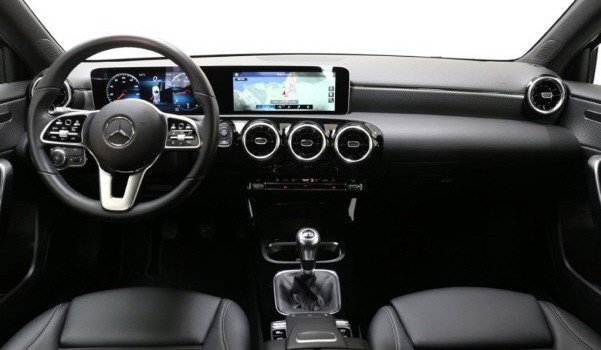 MERCEDES-BENZ A 200 Progressive