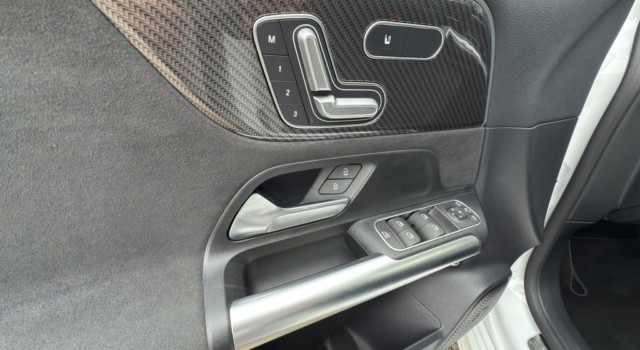 MERCEDES-BENZ B 220 4Matic AMG Line
