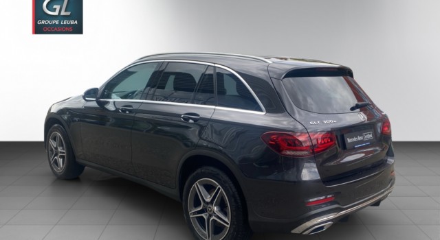 MERCEDES-BENZ GLC 300 e AMG Line 4Matic