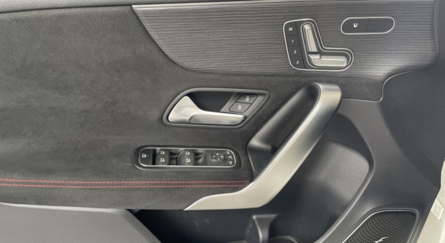 MERCEDES-BENZ A 200 AMG Line 7G-DCT