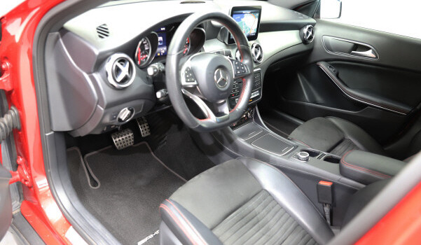 MERCEDES-BENZ GLA 200 AMG Line