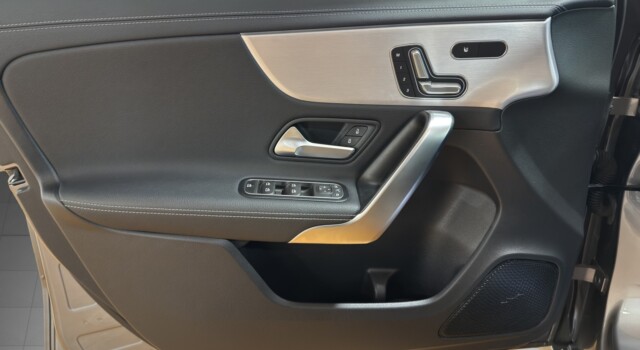 MERCEDES-BENZ A 220 AMG Line 7G-DCT 4Matic