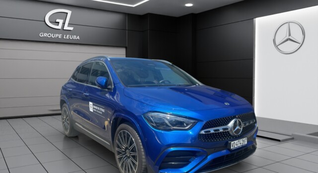 MERCEDES-BENZ GLA 200 7G-DCT